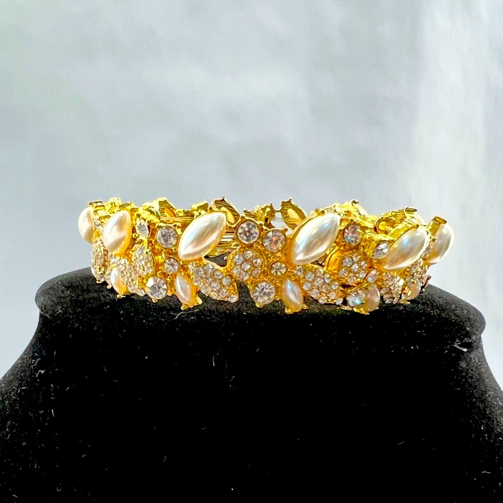 Faux Pearl and Clear Jewel Bracelet set in gold-toned metal